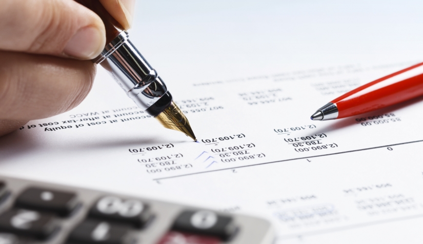 كورس الضريبة على دخل الأشخاص من الثروة العقارية هو برنامج تدريبي متكامل يساعدك على فهم وتحليل الضريبة المفروضة على الدخل الناتج من الثروة العقارية، مثل الإيجارات والمبيعات العقارية. يركز كورس شرح الضريبة على دخل الأشخاص من الثروة العقارية على التطبيقات العملية للقوانين الضريبية المطبقة في هذا المجال، ويهدف إلى تمكين المحاسبين وأصحاب العقارات من إدارة الضرائب المتعلقة بالعقارات بفعالية ودقة.