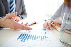 كورس أدوات إدارة التكلفة الاستراتيجية ودورها في تخفيض التكلفة هو برنامج تدريبي شامل مصمم لتزويد المحاسبين والمديرين الماليين بالأدوات والتقنيات اللازمة لتطبيق إدارة التكلفة الاستراتيجية بشكل فعال في المؤسسات.