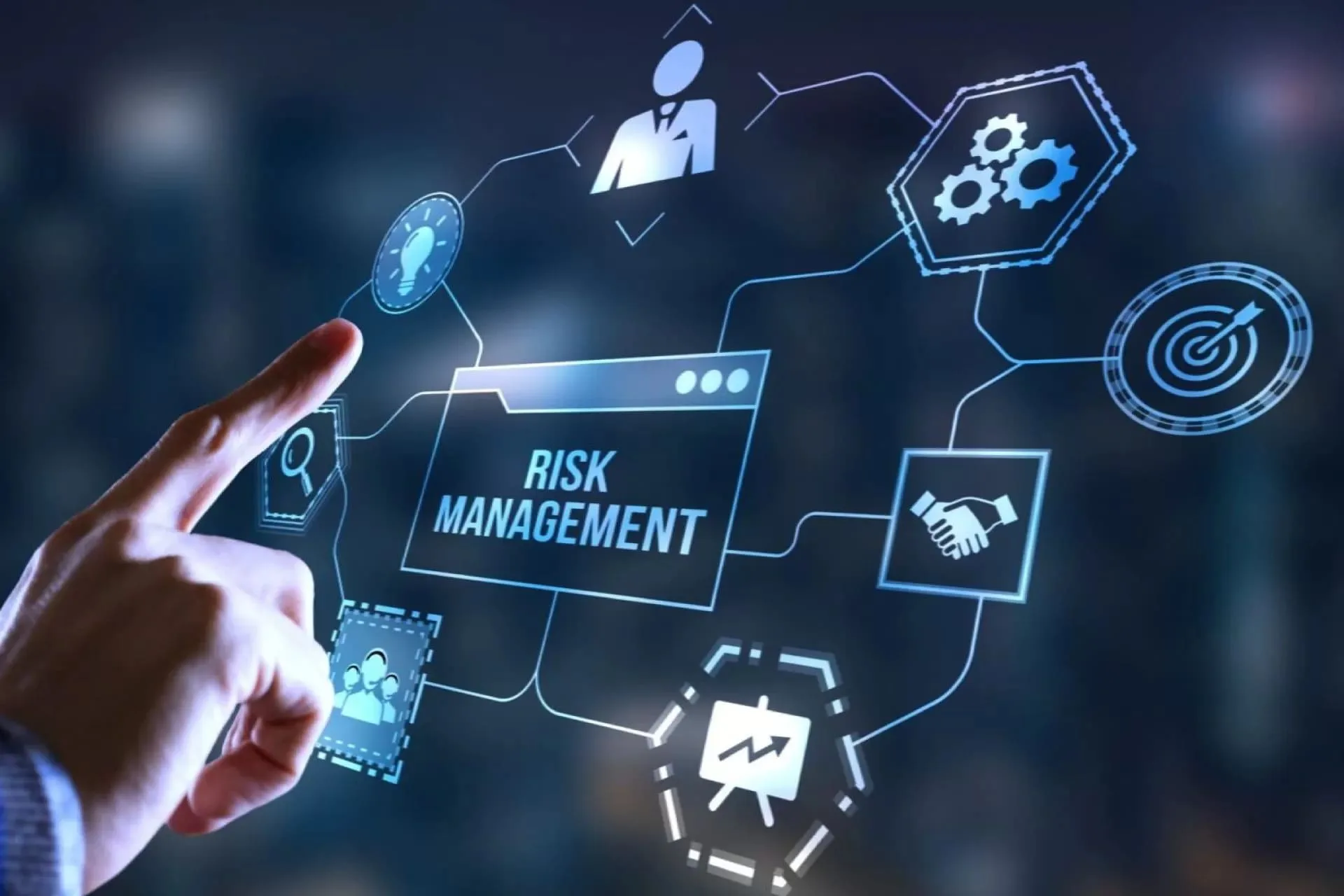 يهدف كورس الإدارة المالية المتقدمة وإدارة المخاطر المالية إلى تزويدك بالمهارات اللازمة لاتخاذ قرارات مالية استراتيجية وتحليل المخاطر المالية . ويتناول كورس الإدارة المالية المتقدمة وإدارة المخاطر المالية موضوعات هامه كإدارة التدفقات النقدية، تخطيط الميزانية، تحليل الأسواق المالية، واستراتيجيات التخفيف من المخاطر.