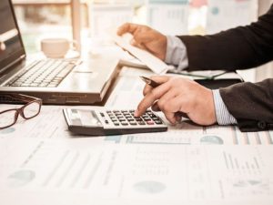 كورس تنمية المهارات المالية لأمين الصندوق هو برنامج تدريبي متخصص يهدف إلى تمكين الأفراد الذين يعملون في دور أمين الصندوق من اكتساب المهارات والمعرفة اللازمة لإدارة العمليات المالية بكفاءة وفعالية.